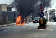 Andria – Auto in fiamme in via Togliatti