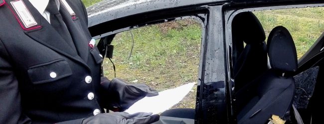 Andria – Troppo intento a sezionare l’auto rubata, non si accorge dei carabinieri. Arrestato