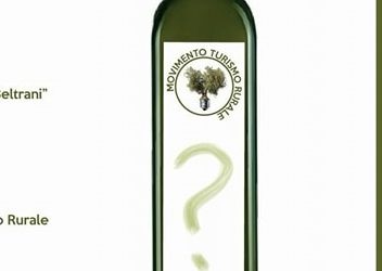 Presentazione bottiglie di Olio Extra Vergine di Oliva “Città di Trani”