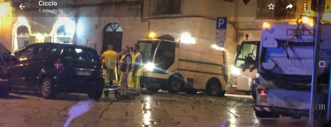 Trani – Al via le operazioni di igienizzazione delle strade cittadine. VIDEO