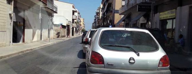 Andria – Auto rimane bloccata tra le sbarre del passaggio a livello: il treno si ferma in extremis