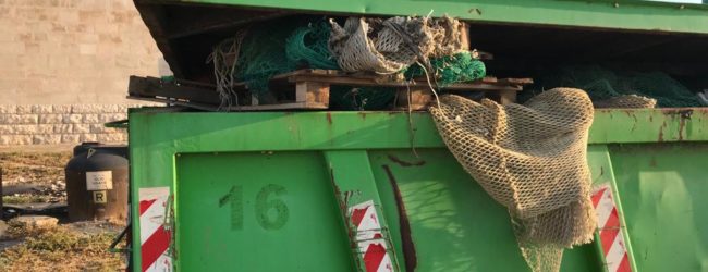 Raccolta plastica a mare, svuotato il primo cassone di rifiuti a Barletta. FOTO